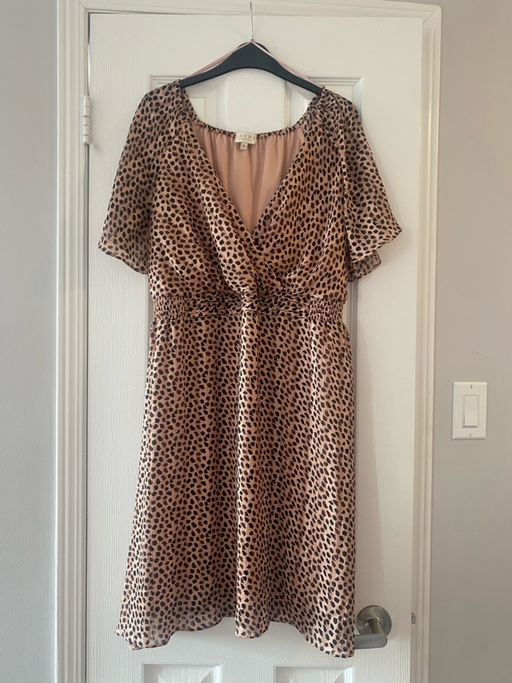 Laura Tan Leopard Print V-Neck Dress